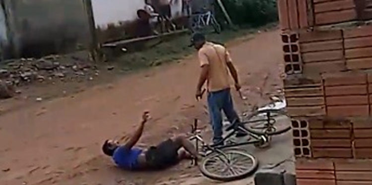 VÍDEO - Homens perdem jogo de sinuca em bar, voltam armados e provocam  enorme tragédia